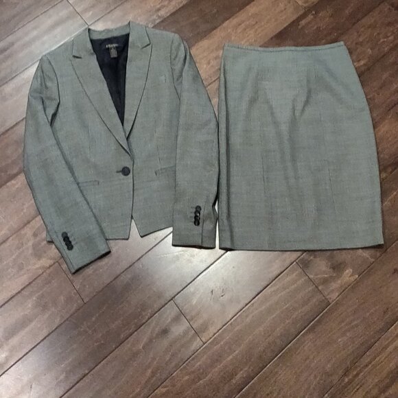 Loro Piana Brooks Brothers Wool Suit  Set Jacket and Skirt Black/Cream - Picture 1 of 11